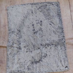 Delore cozy fluffy baby blanket size 27" X 32"